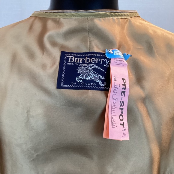 Burberry’s Nova Check Wool Lined Belted Trench Coat - Picture 13 of 16